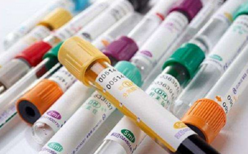 会议期间，一位即将获得双胎大儿子的宝妈得知梦美HRC此次北京公益之行，特意